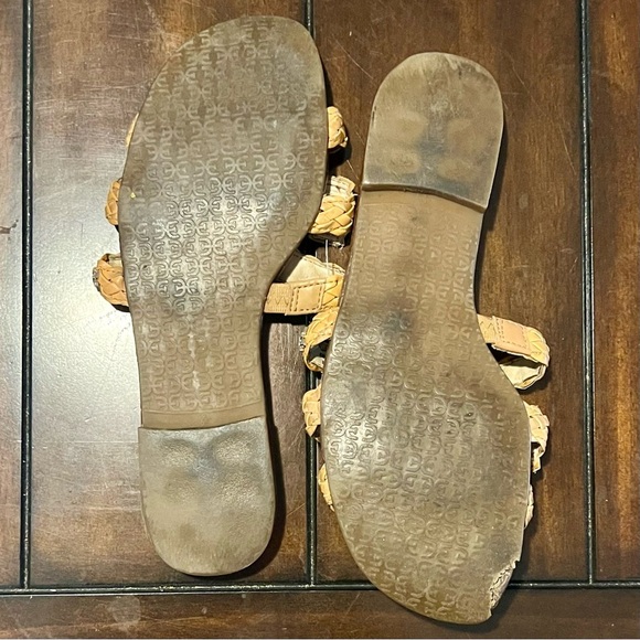 Elegant Brown & Yellow Slide Sandals with Textured Design - Picture 6 of 8